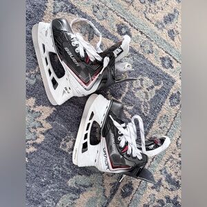 Bauer Vapor Kids Black/White Hockey Skates - Youth Performance